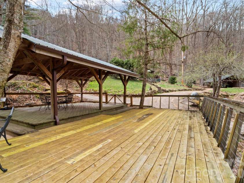 142 Cold Spring Road, Burnsville, NC 28714.  MLS# CAR4369346, YatesRealty ID 11499. 