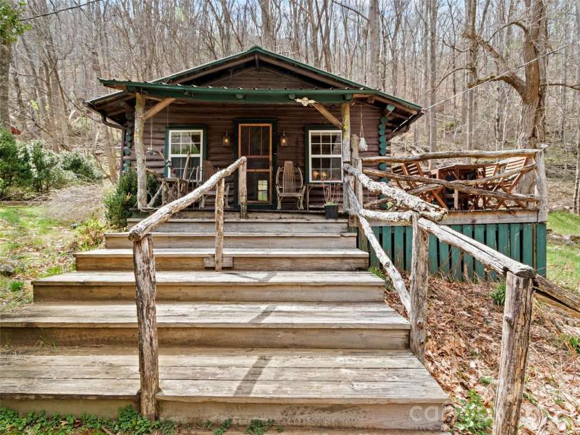 142 Cold Spring Road, Burnsville, NC 28714.  MLS# CAR4369346, YatesRealty ID 11499. 