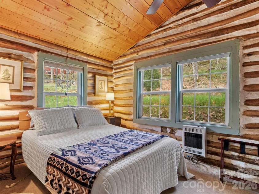 142 Cold Spring Road, Burnsville, NC 28714.  MLS# CAR4369346, YatesRealty ID 11499. 