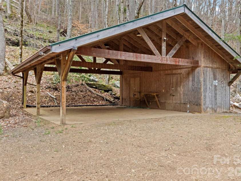 142 Cold Spring Road, Burnsville, NC 28714.  MLS# CAR4369346, YatesRealty ID 11499. 