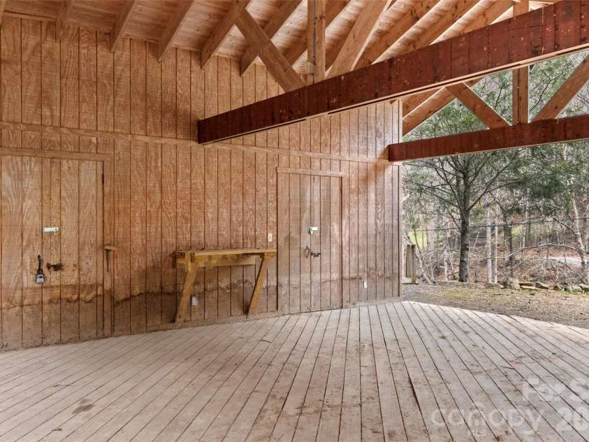 142 Cold Spring Road, Burnsville, NC 28714.  MLS# CAR4369346, YatesRealty ID 11499. 