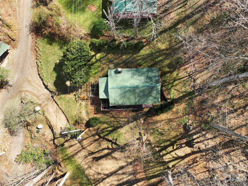 142 Cold Spring Road, Burnsville, NC 28714.  MLS# CAR4369346, YatesRealty ID 11499. 