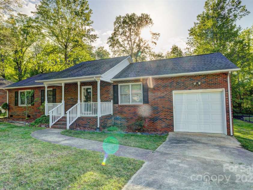 221 Delview Drive, Cherryville, NC 28021.  MLS# CAR4248842, YatesRealty ID 11500. 