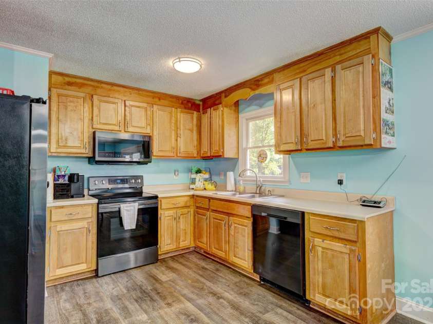 221 Delview Drive, Cherryville, NC 28021.  MLS# CAR4248842, YatesRealty ID 11500. 