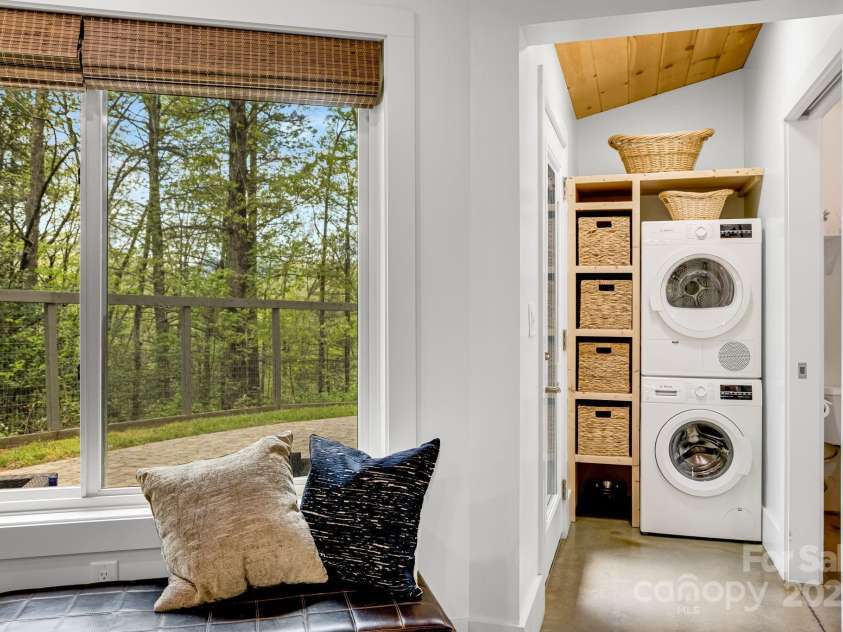 16 Caddis Court, Marshall, NC 28753.  MLS# CAR4252395, YatesRealty ID 11501. 