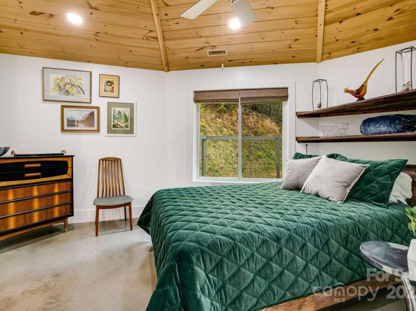 16 Caddis Court, Marshall, NC 28753.  MLS# CAR4252395, YatesRealty ID 11501. 