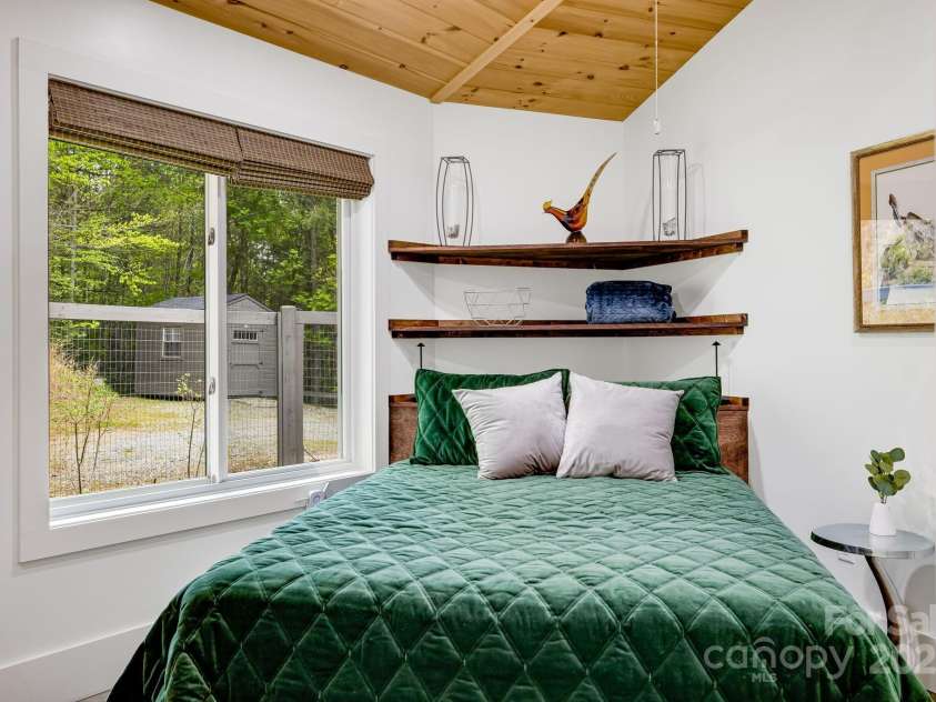 16 Caddis Court, Marshall, NC 28753.  MLS# CAR4252395, YatesRealty ID 11501. 