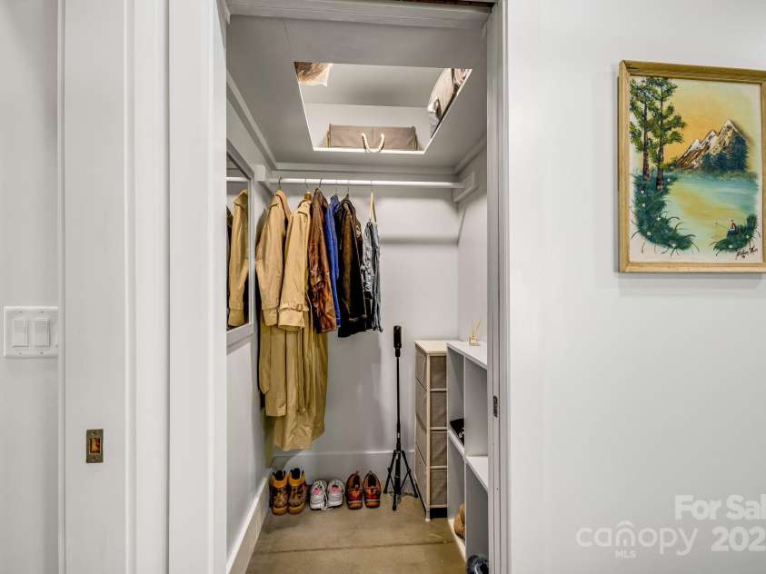 16 Caddis Court, Marshall, NC 28753.  MLS# CAR4252395, YatesRealty ID 11501. 