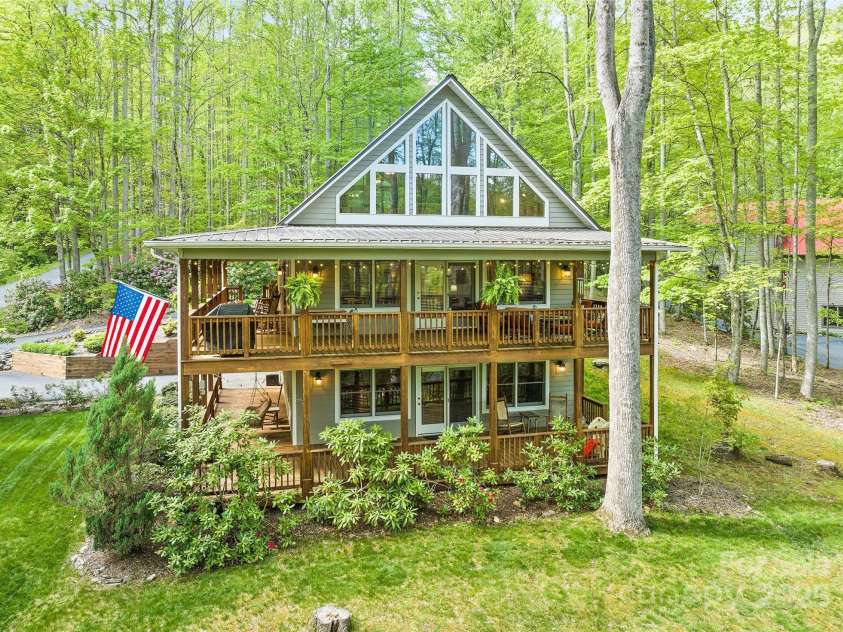 92 Streamside Drive, Waynesville, NC 28785.  MLS# CAR4255413, YatesRealty ID 11502. 