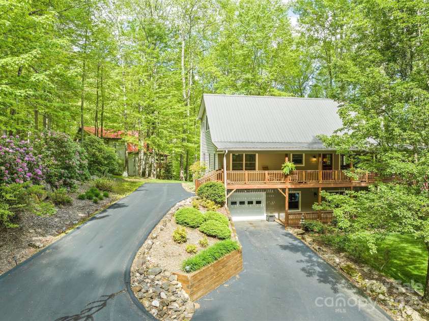 92 Streamside Drive, Waynesville, NC 28785.  MLS# CAR4255413, YatesRealty ID 11502. 