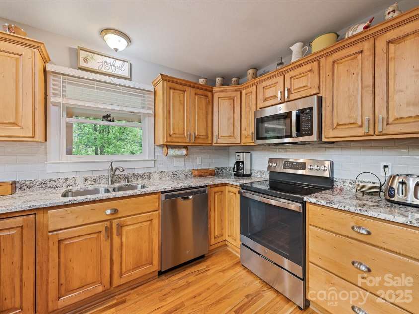 92 Streamside Drive, Waynesville, NC 28785.  MLS# CAR4255413, YatesRealty ID 11502. 