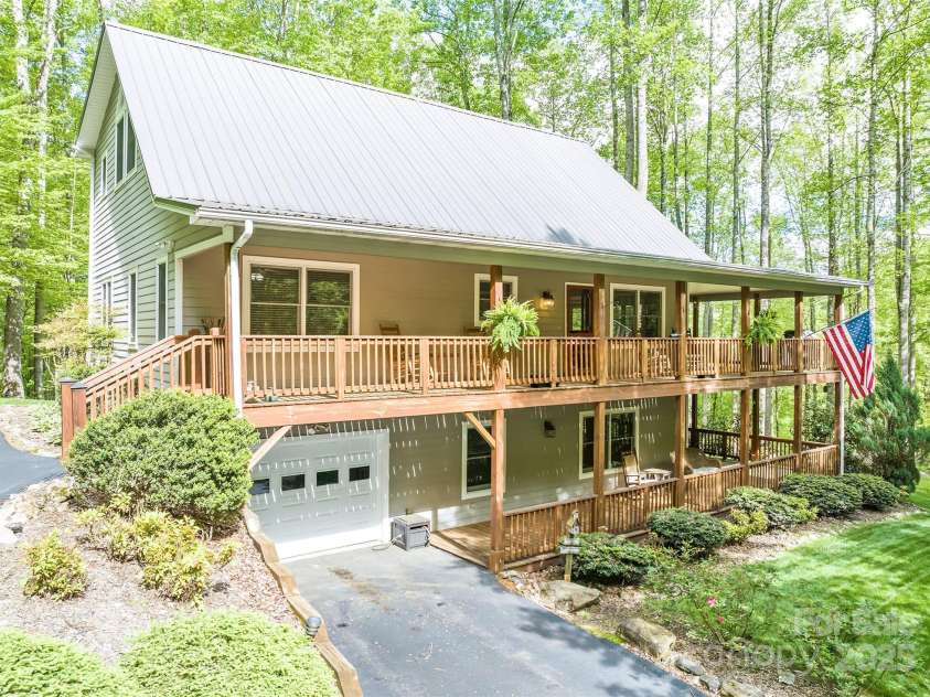 92 Streamside Drive, Waynesville, NC 28785.  MLS# CAR4255413, YatesRealty ID 11502. 