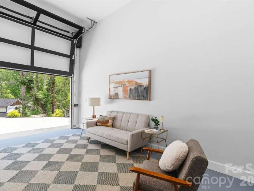 8 Wildwood Park Knoll, Weaverville, NC 28787.  MLS# CAR4386318, YatesRealty ID 11503. 