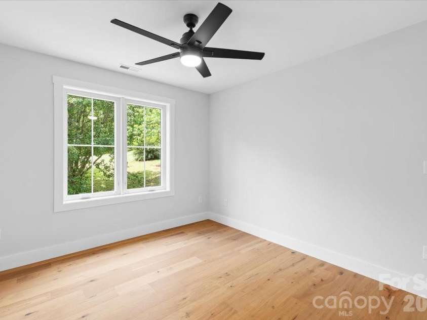 8 Wildwood Park Knoll, Weaverville, NC 28787.  MLS# CAR4386318, YatesRealty ID 11503. 