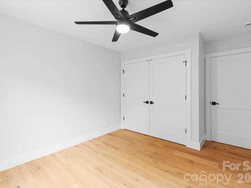 8 Wildwood Park Knoll, Weaverville, NC 28787.  MLS# CAR4386318, YatesRealty ID 11503. 