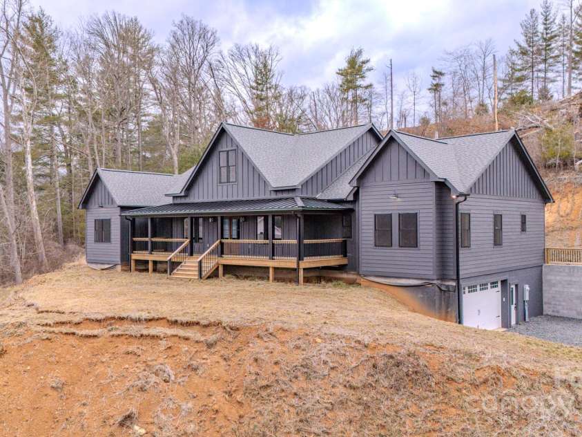 155 Black Snake Curve Drive, Burnsville, NC 28714.  MLS# CAR4221330, YatesRealty ID 11504. 