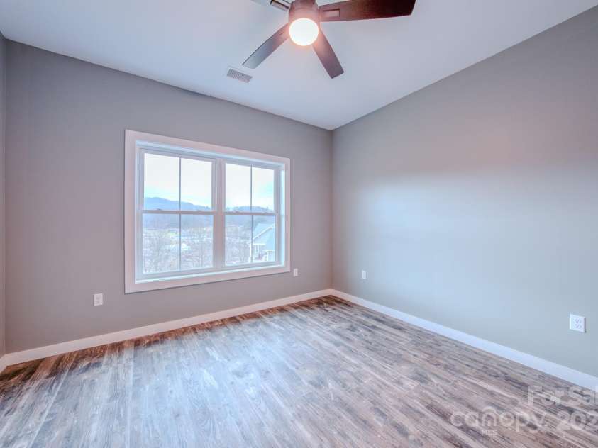 155 Black Snake Curve Drive, Burnsville, NC 28714.  MLS# CAR4221330, YatesRealty ID 11504. 