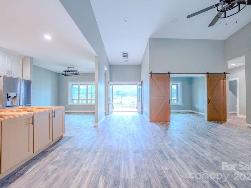 155 Black Snake Curve Drive, Burnsville, NC 28714.  MLS# CAR4221330, YatesRealty ID 11504. 