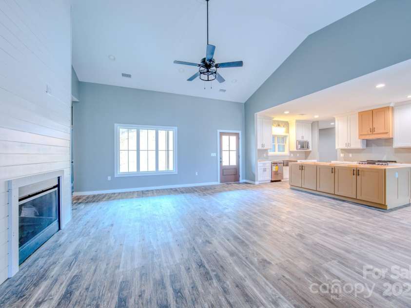 155 Black Snake Curve Drive, Burnsville, NC 28714.  MLS# CAR4221330, YatesRealty ID 11504. 