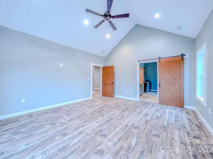 155 Black Snake Curve Drive, Burnsville, NC 28714.  MLS# CAR4221330, YatesRealty ID 11504. 