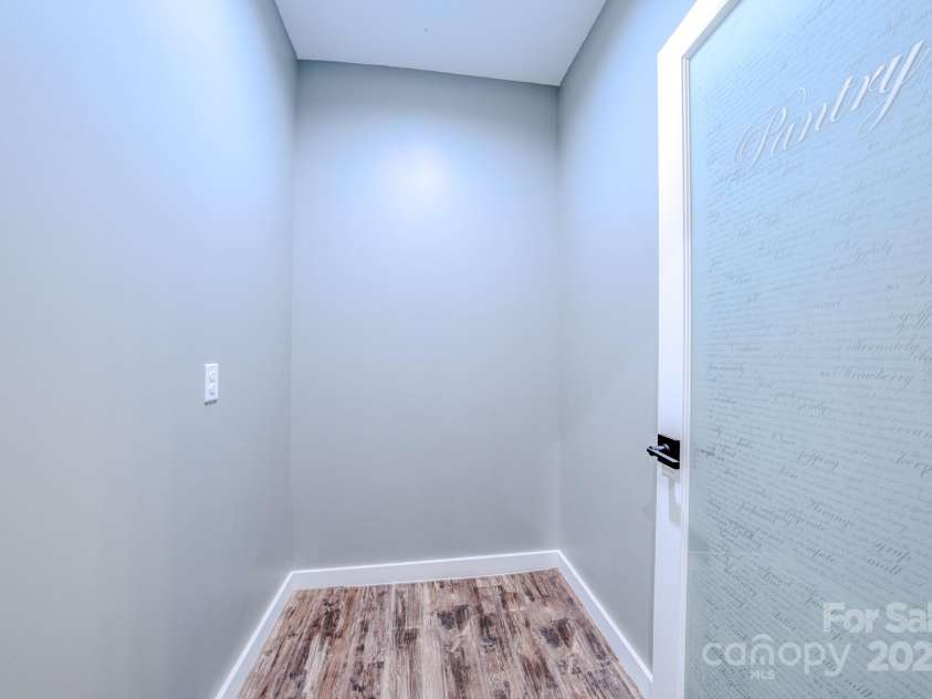 155 Black Snake Curve Drive, Burnsville, NC 28714.  MLS# CAR4221330, YatesRealty ID 11504. 