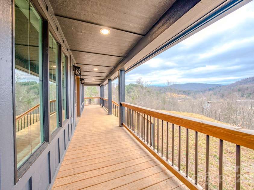 155 Black Snake Curve Drive, Burnsville, NC 28714.  MLS# CAR4221330, YatesRealty ID 11504. 