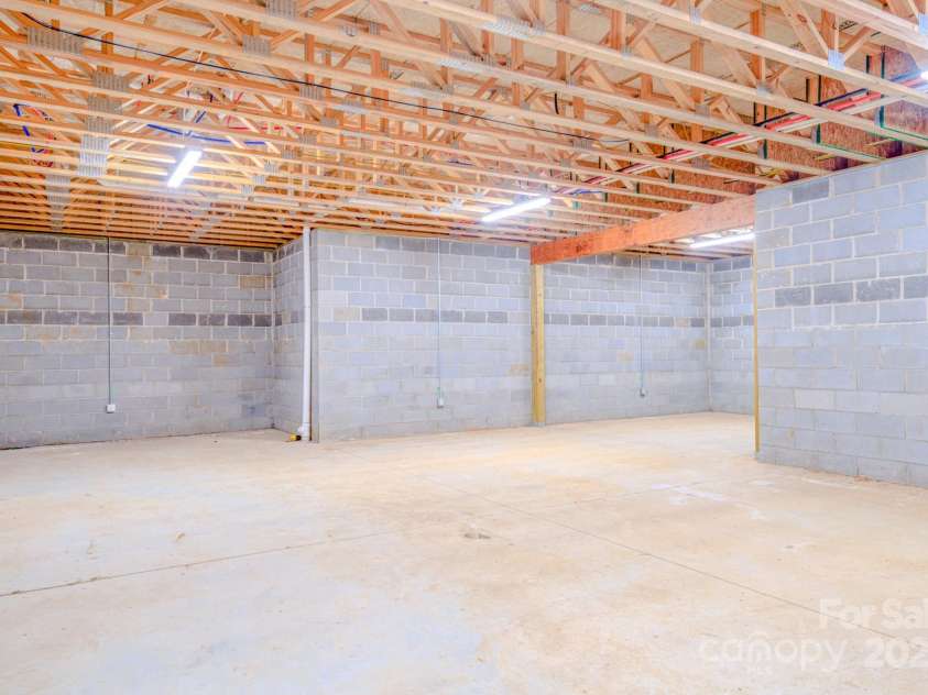 155 Black Snake Curve Drive, Burnsville, NC 28714.  MLS# CAR4221330, YatesRealty ID 11504. 