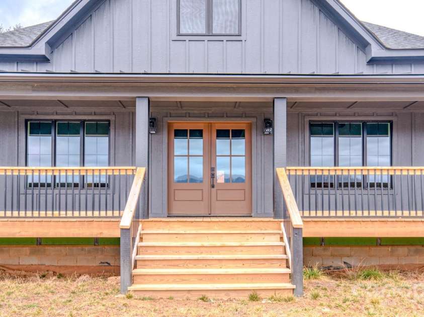 155 Black Snake Curve Drive, Burnsville, NC 28714.  MLS# CAR4221330, YatesRealty ID 11504. 