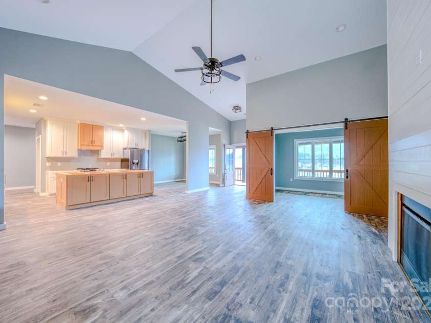 155 Black Snake Curve Drive, Burnsville, NC 28714.  MLS# CAR4221330, YatesRealty ID 11504. 