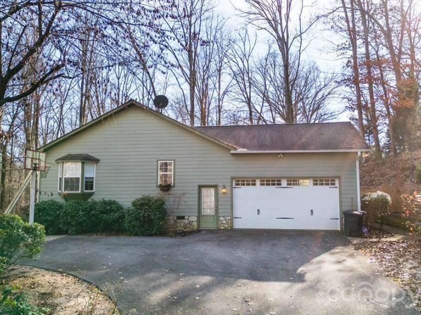 241 Crocus Lane, Sylva, NC 28779.  MLS# CAR4367847, YatesRealty ID 11505. 