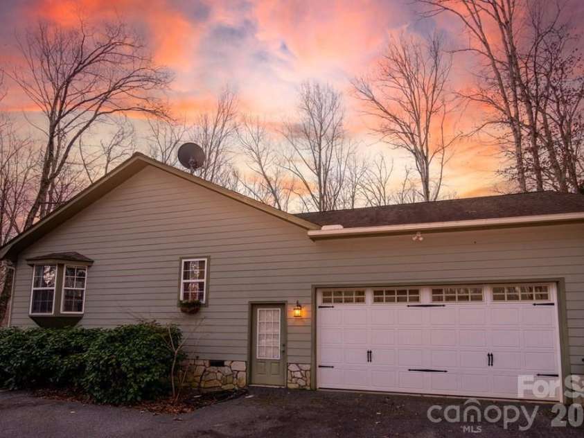 241 Crocus Lane, Sylva, NC 28779.  MLS# CAR4367847, YatesRealty ID 11505. 