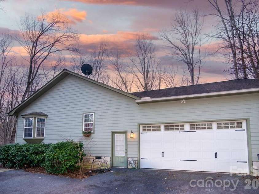 241 Crocus Lane, Sylva, NC 28779.  MLS# CAR4367847, YatesRealty ID 11505. 