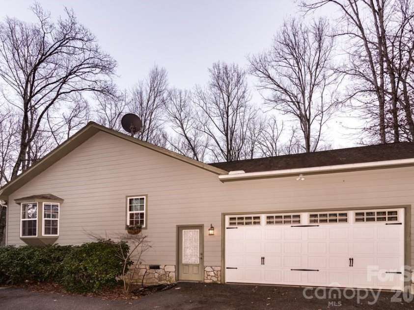 241 Crocus Lane, Sylva, NC 28779.  MLS# CAR4367847, YatesRealty ID 11505. 