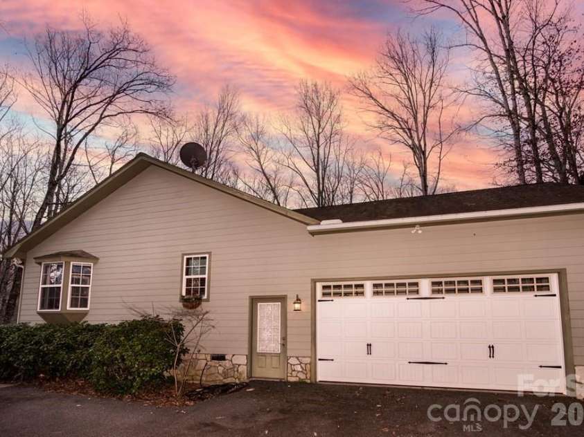 241 Crocus Lane, Sylva, NC 28779.  MLS# CAR4367847, YatesRealty ID 11505. 