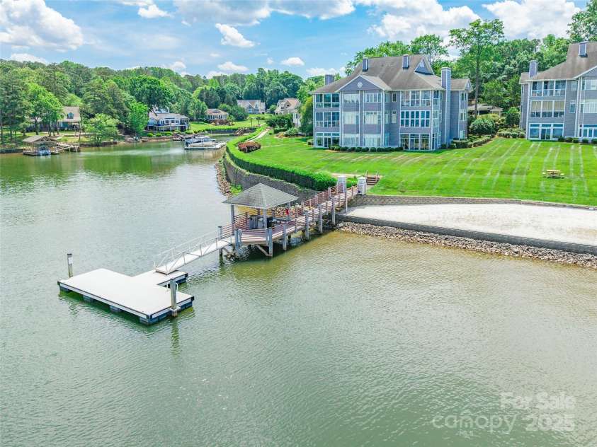 803 Lake Club Drive, Rock Hill, SC 29732.  MLS# CAR4253384, YatesRealty ID 11505. 