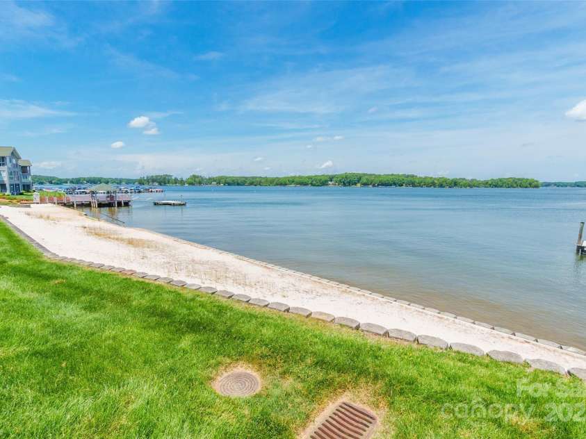 803 Lake Club Drive, Rock Hill, SC 29732.  MLS# CAR4253384, YatesRealty ID 11505. 