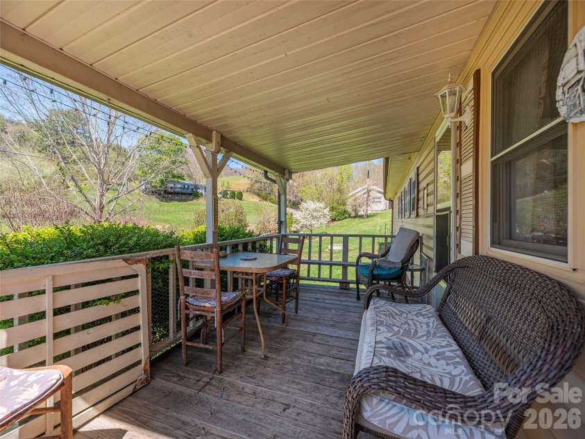 17 Mustang Lane, Waynesville, NC 28786.  MLS# CAR4367946, YatesRealty ID 11507. 