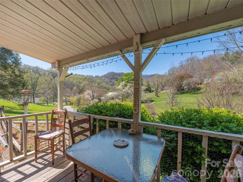 17 Mustang Lane, Waynesville, NC 28786.  MLS# CAR4367946, YatesRealty ID 11507. 