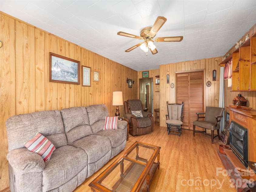 17 Mustang Lane, Waynesville, NC 28786.  MLS# CAR4367946, YatesRealty ID 11507. 
