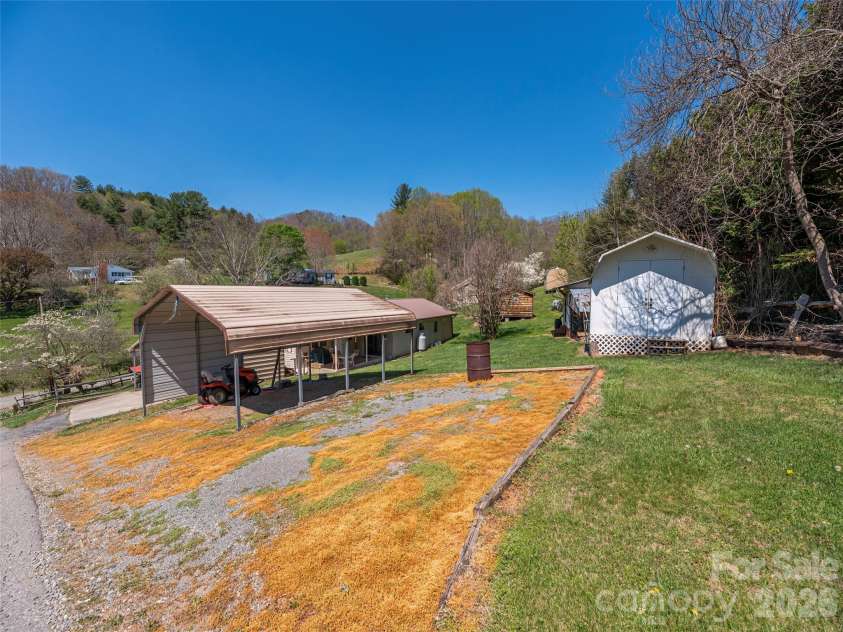 17 Mustang Lane, Waynesville, NC 28786.  MLS# CAR4367946, YatesRealty ID 11507. 