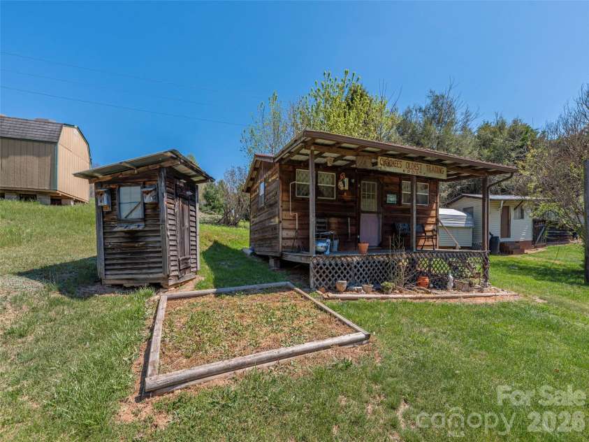 17 Mustang Lane, Waynesville, NC 28786.  MLS# CAR4367946, YatesRealty ID 11507. 