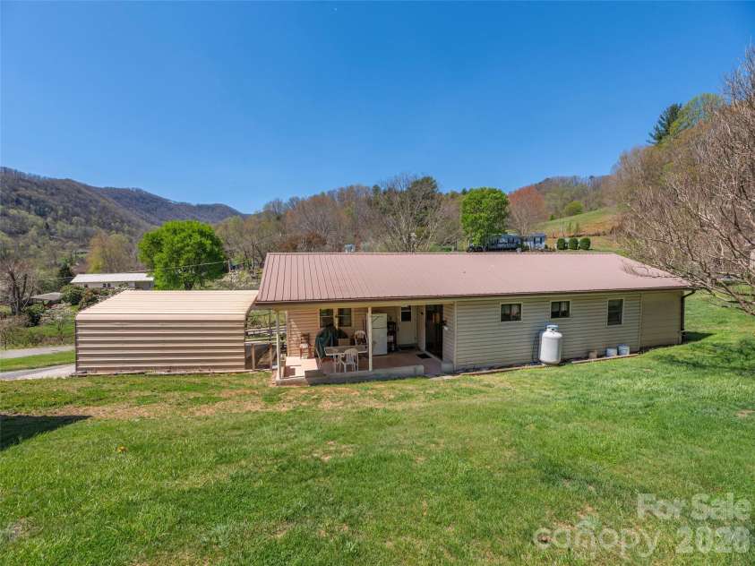 17 Mustang Lane, Waynesville, NC 28786.  MLS# CAR4367946, YatesRealty ID 11507. 