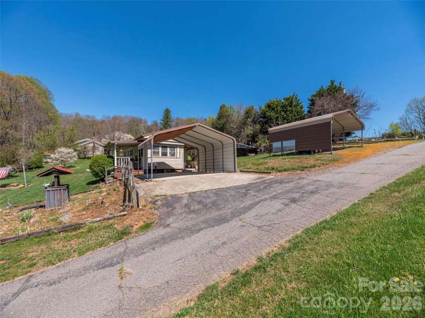 17 Mustang Lane, Waynesville, NC 28786.  MLS# CAR4367946, YatesRealty ID 11507. 