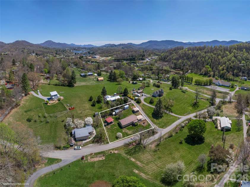 17 Mustang Lane, Waynesville, NC 28786.  MLS# CAR4367946, YatesRealty ID 11507. 