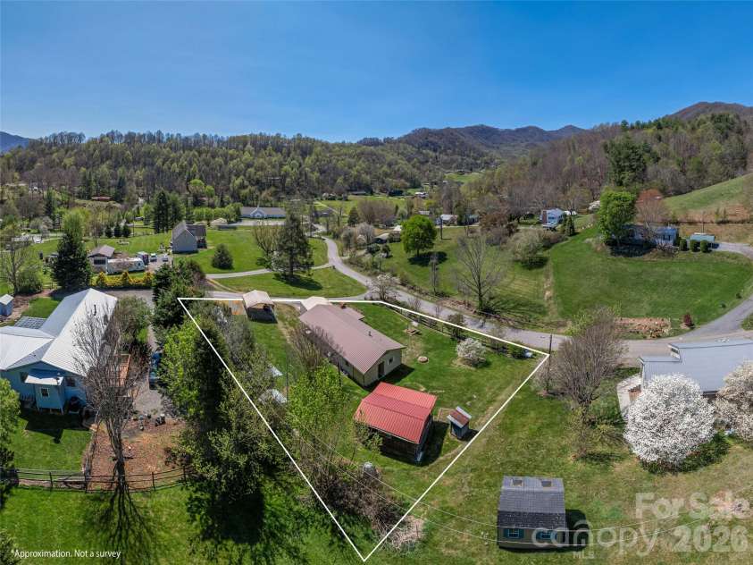 17 Mustang Lane, Waynesville, NC 28786.  MLS# CAR4367946, YatesRealty ID 11507. 
