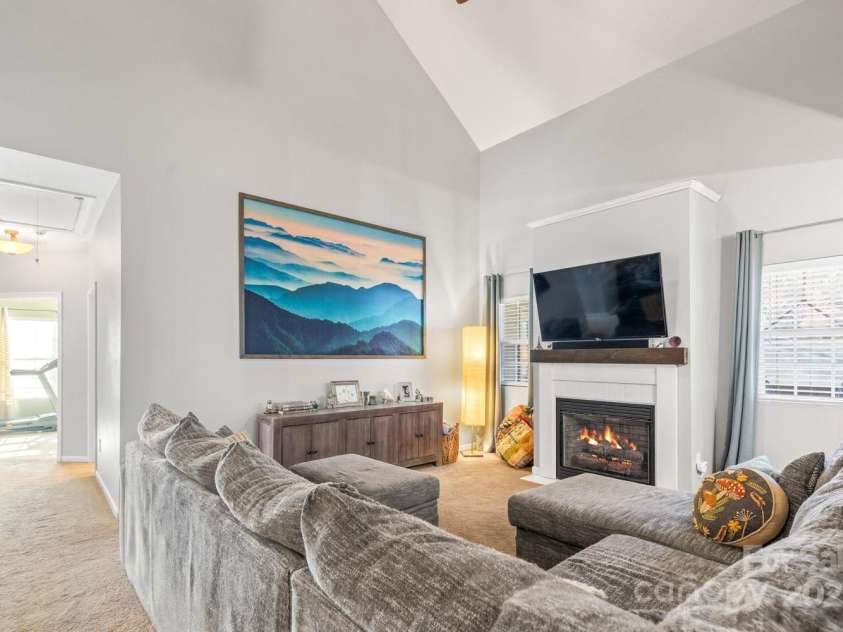 77 Stratford Place, Sylva, NC 28779.  MLS# CAR4219612, YatesRealty ID 11507. 