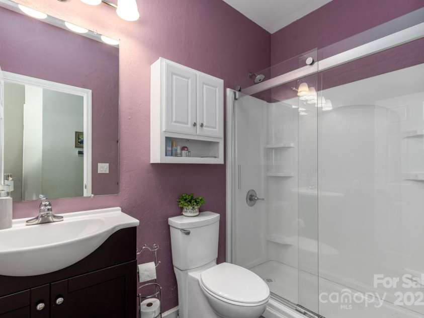 77 Stratford Place, Sylva, NC 28779.  MLS# CAR4219612, YatesRealty ID 11507. Full bath on main