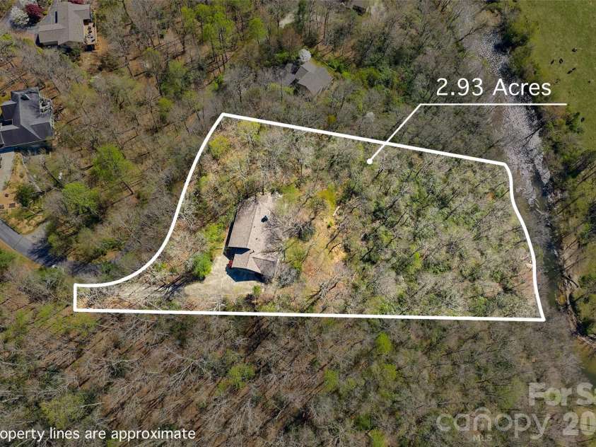 1244 Windover Drive, Brevard, NC 28712.  MLS# CAR4367852, YatesRealty ID 11508. 