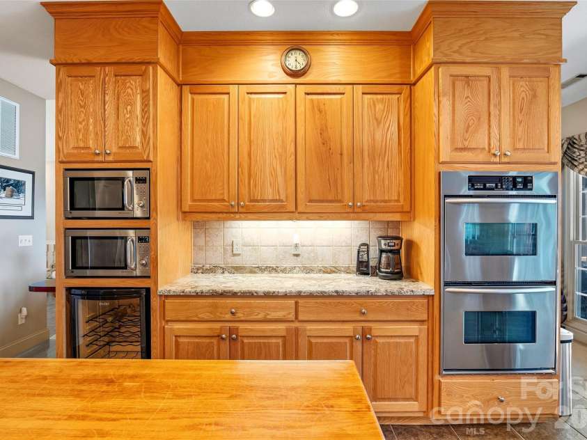 1244 Windover Drive, Brevard, NC 28712.  MLS# CAR4367852, YatesRealty ID 11508. Kitchen