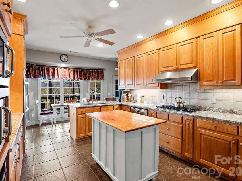 1244 Windover Drive, Brevard, NC 28712.  MLS# CAR4367852, YatesRealty ID 11508. Kitchen